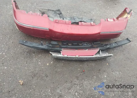 1999 Mercury Grand Marquis Gs z USA, uszkodzony, nr VIN 2MEFM74W5XX683782